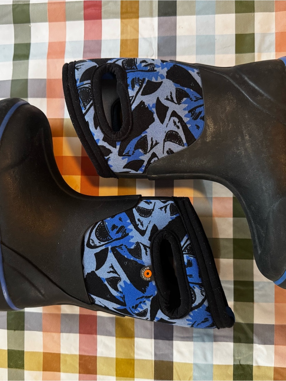 Bogs Kids Black and Blue Shark Neoprene Rain Boots size 9